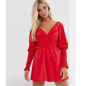 ASOS DESIGN shirred waist and sleeve long sleeve v neck romper |Size 0

28